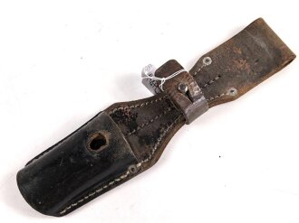 Koppelschuh für ein Seitengewehr M94/98 zum k98 der Wehrmacht. Getragenes Stück mit Reichsbetriebsnummer