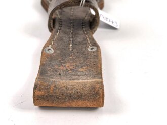 Koppelschuh für ein Seitengewehr M94/98 zum k98 der Wehrmacht. Getragenes Stück mit Reichsbetriebsnummer