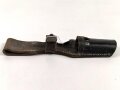 Koppelschuh für ein Seitengewehr M94/98 zum k98 der Wehrmacht. Getragenes Stück mit Reichsbetriebsnummer