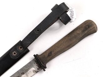 Nahkampfmesser Wehrmacht. Seltene Ausführung von "Tiger Solingen"  in gutem Gesamtzustand. Ungereinigtes Stück