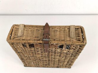 Geschoßkorb Wehrmacht, ungereinigtes Stück, Maße 36 x 37 x 10cm