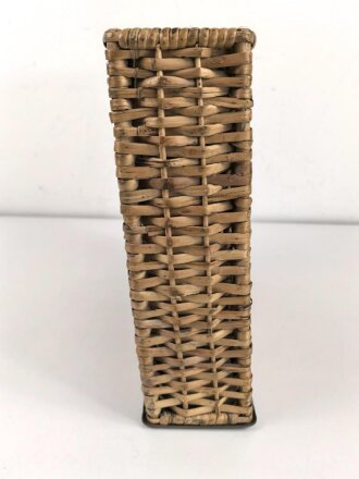 Geschoßkorb Wehrmacht, ungereinigtes Stück, Maße 36 x 37 x 10cm