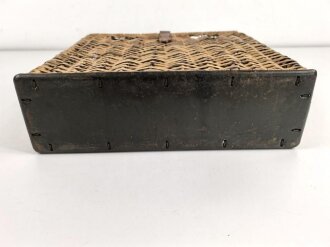 Geschoßkorb Wehrmacht, ungereinigtes Stück, Maße 36 x 37 x 10cm