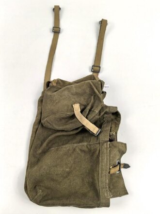 Pionier Rucksack für 3kg Ladungen und das Kochgeschirr. Seltene Variante mit angenähten Trageriemen
