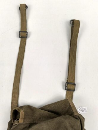 Pionier Rucksack für 3kg Ladungen und das Kochgeschirr. Seltene Variante mit angenähten Trageriemen