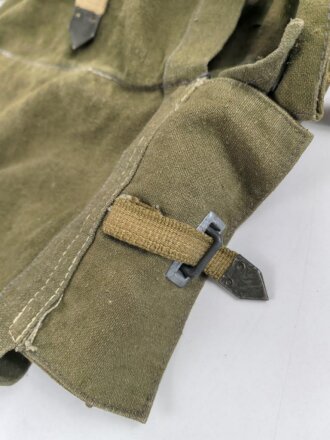Pionier Rucksack für 3kg Ladungen und das Kochgeschirr. Seltene Variante mit angenähten Trageriemen