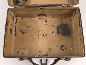 Transportkasten zum Rundblickfernrohr 36 der Wehrmacht. Originallack, ungereinigtes Stück