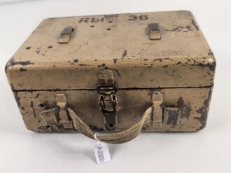 Transportkasten zum Rundblickfernrohr 36 der Wehrmacht. Originallack, ungereinigtes Stück