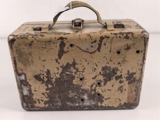 Transportkasten zum Rundblickfernrohr 36 der Wehrmacht. Originallack, ungereinigtes Stück