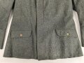 1.Weltkrieg, Feldbluse Modell 1915 für einen Angehörigen im Württembergischen Fußartillerie Regiment No. 13.  Kammerstück in gutem Zustand, lediglich ein Schaden im Bereich der linken Brust.