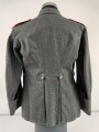 1.Weltkrieg, Feldbluse Modell 1915 für einen Angehörigen im Württembergischen Fußartillerie Regiment No. 13.  Kammerstück in gutem Zustand, lediglich ein Schaden im Bereich der linken Brust.