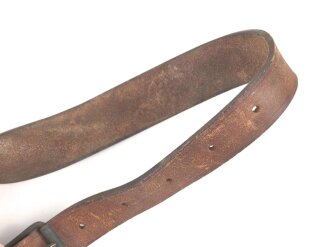 Einzelner Trageriemen für eine Lafette MG34 / 42. Von der norwegichen Armee nach Ende des 2. Weltkrieg gefertigt. Gebraucht, ungereinigt