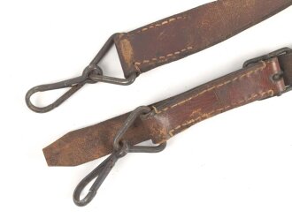 Einzelner Trageriemen für eine Lafette MG34 / 42. Von der norwegichen Armee nach Ende des 2. Weltkrieg gefertigt. Gebraucht, ungereinigt
