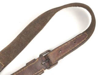 Einzelner Trageriemen für eine Lafette MG34 / 42. Von der norwegichen Armee nach Ende des 2. Weltkrieg gefertigt. Gebraucht, ungereinigt