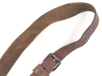 Einzelner Trageriemen für eine Lafette MG34 / 42. Von der norwegichen Armee nach Ende des 2. Weltkrieg gefertigt. Gebraucht, ungereinigt