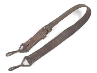 Einzelner Trageriemen für eine Lafette MG34 / 42. Von der norwegichen Armee nach Ende des 2. Weltkrieg gefertigt. Gebraucht, ungereinigt