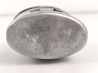 Trinkbecher für eine Feldflasche der Wehrmacht datiert 1942