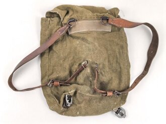 Rucksack Wehrmacht, kleine Ausführung für Artillerie. Stark getragenes Stück