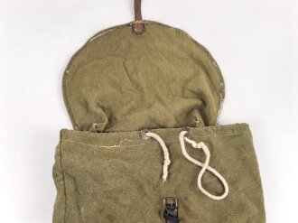 Rucksack Wehrmacht, kleine Ausführung für Artillerie. Stark getragenes Stück