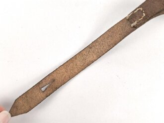 Teil einer Belederung  für eine Feldflasche der Wehrmacht. Unvollständig