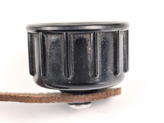 Teil einer Belederung  für eine Feldflasche der Wehrmacht. Unvollständig