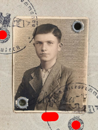 Wehrpaß Heer, eingestellt am 17.4.42 bei Artillerie Ersatz Abteilung Toul