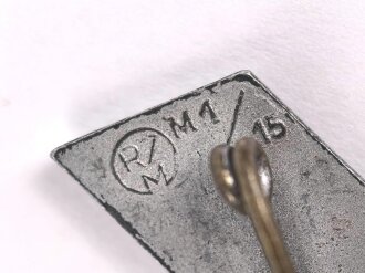 Deutsches Jungvolk Leistungsabzeichen in silber . B Stück mit Hersteller RZM / M1/15.