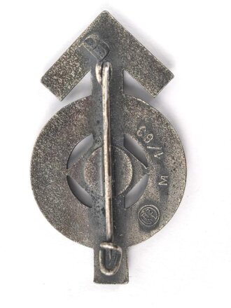 Hitler Jugend, Leistungsabzeichen in Silber . " B " Stück aus Leichtmetall, Hersteller M1/63. Mit der originalen Umverpackung