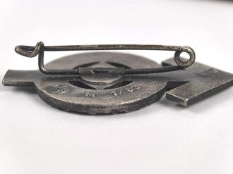 Hitler Jugend, Leistungsabzeichen in Silber . " B " Stück aus Leichtmetall, Hersteller M1/63. Mit der originalen Umverpackung