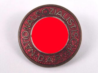 Mitgliedsabzeichen der NSDAP. Getragenes Stück in gutem Zustand, RZM M1/152