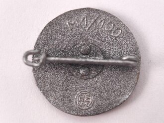Mitgliedsabzeichen der NSDAP. Lackierte Ausführung in sehr gutem Zustand, Hersteller M1/100