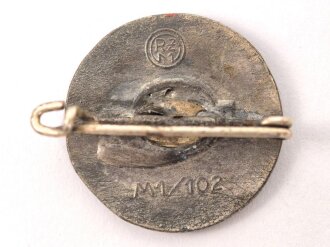 Mitgliedsabzeichen der NSDAP. Lackierte Ausführung in  gutem Zustand, Hersteller M1/102