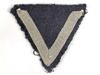 Gefreitenwinkel Luftwaffe, unschön von der Uniform...