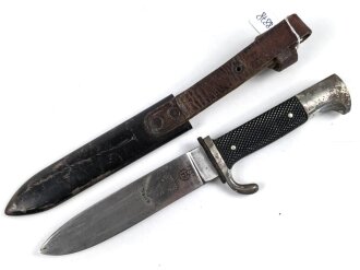 Fahrtenmesser für Angehörige der Hitlerjugend. Hersteller Ernst Pack & Söhne Solingen 1937.Devise deutlich, Griffraute wackelt leicht wie es sein soll. Ungereinigtes Stück in gutem Gesamtzustand