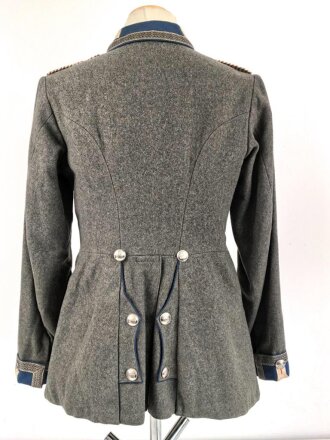 1. Weltkrieg, feldgrauer Waffenrock zur Heimatuniform für einen Sergeanten der Schutztruppe für Deutsch Südwestafrika. Kammerstück K.A. ( Kolonialamt ) 1917. Sehr guter Zustand, Rarität
