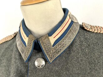1. Weltkrieg, feldgrauer Waffenrock zur Heimatuniform für einen Sergeanten der Schutztruppe für Deutsch Südwestafrika. Kammerstück K.A. ( Kolonialamt ) 1917. Sehr guter Zustand, Rarität