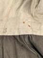 1. Weltkrieg, feldgrauer Waffenrock zur Heimatuniform für einen Sergeanten der Schutztruppe für Deutsch Südwestafrika. Kammerstück K.A. ( Kolonialamt ) 1917. Sehr guter Zustand, Rarität