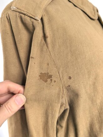 1. Weltkrieg, Khakibluse für Mannschaften des Asienkorps. Kammerstück in gutem Gesamtzustand, ungereinigt. Mit den extrem seltenen Schulterstücken