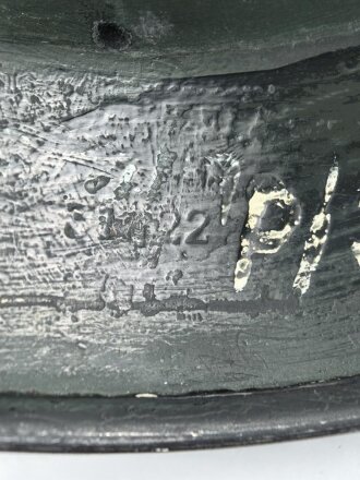 Stahlhelmglocke Modell 1935, Hersteller Q66, meiner Meinung nach überlackiertes Stück