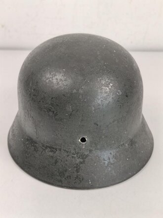 Stahlhelmglocke Modell 1935, Hersteller Q66, meiner Meinung nach überlackiertes Stück