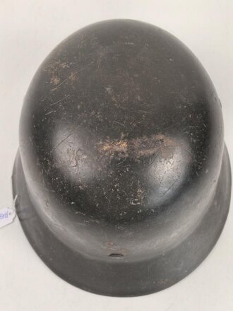 Heer, Stahlhelm Modell 1935. Während des Krieges instandgesetzt und wieder ausgegeben. Deutlich getragen. NS 64