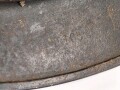Heer, Stahlhelm Modell 1935. Während des Krieges instandgesetzt und wieder ausgegeben. Deutlich getragen. NS 64