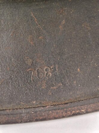 Stahlhelmglocke Modell 1940 für Angehörige der Waffen SS. In allen Teilen originales Stück, das SS Emblem entfernt. ET64, Lotnummer 768