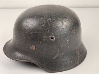 Stahlhelmglocke Modell 1940 für Angehörige der Waffen SS. In allen Teilen originales Stück, das SS Emblem entfernt. ET64, Lotnummer 768