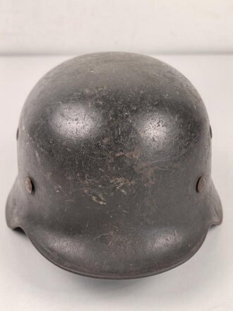 Stahlhelmglocke Modell 1940 für Angehörige der Waffen SS. In allen Teilen originales Stück, das SS Emblem entfernt. ET64, Lotnummer 768
