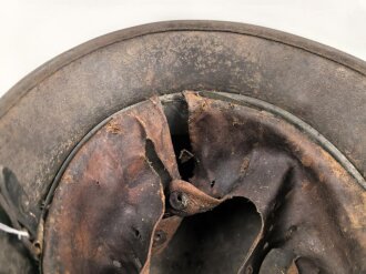 Heer, Stahlhelm Modell 1940. Ungereinigter Scheunenfund SE64 ?