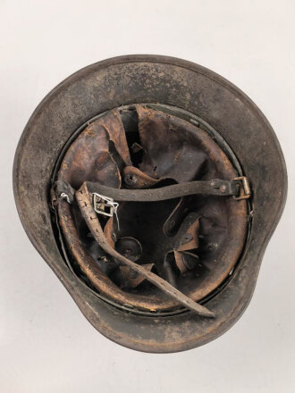 Heer, Stahlhelm Modell 1940. Ungereinigter Scheunenfund SE64 ?