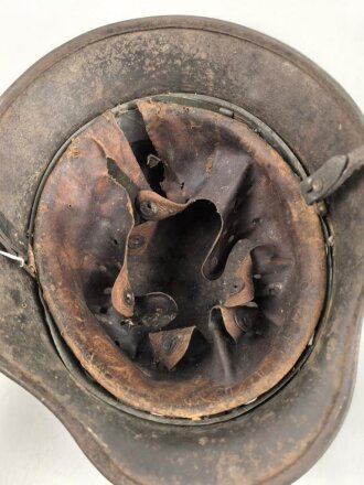 Heer, Stahlhelm Modell 1940. Ungereinigter Scheunenfund SE64 ?
