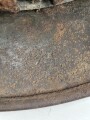 Heer, Stahlhelm Modell 1940. Ungereinigter Scheunenfund SE64 ?
