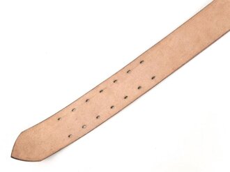 Luftwaffe, Zweidornkoppel für einen Offizier. Höhe 56mm, Gesamtlänge 121cm
